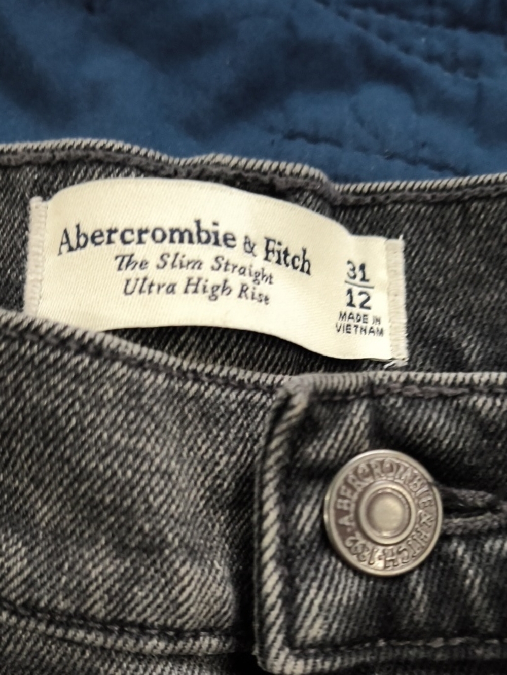 Abercrombie & Fitch Slim Straight Ultra High Rise Jeans in Washed Black